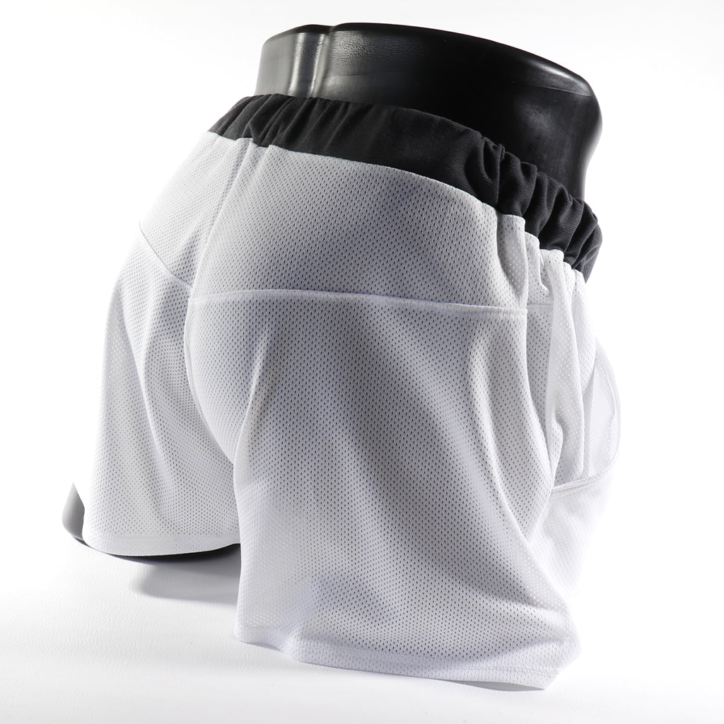 Mini - Short  -  Transparent – Noir - gris - blanc - jaune
Mini short de sport transparent noir avec design contrasté, créé par Omar Enrique Paris – mode masculine, vêtements sportifs et style audacieux.
Keywords: short sport homme, short transparent, mode masculine, Omar Enrique Paris