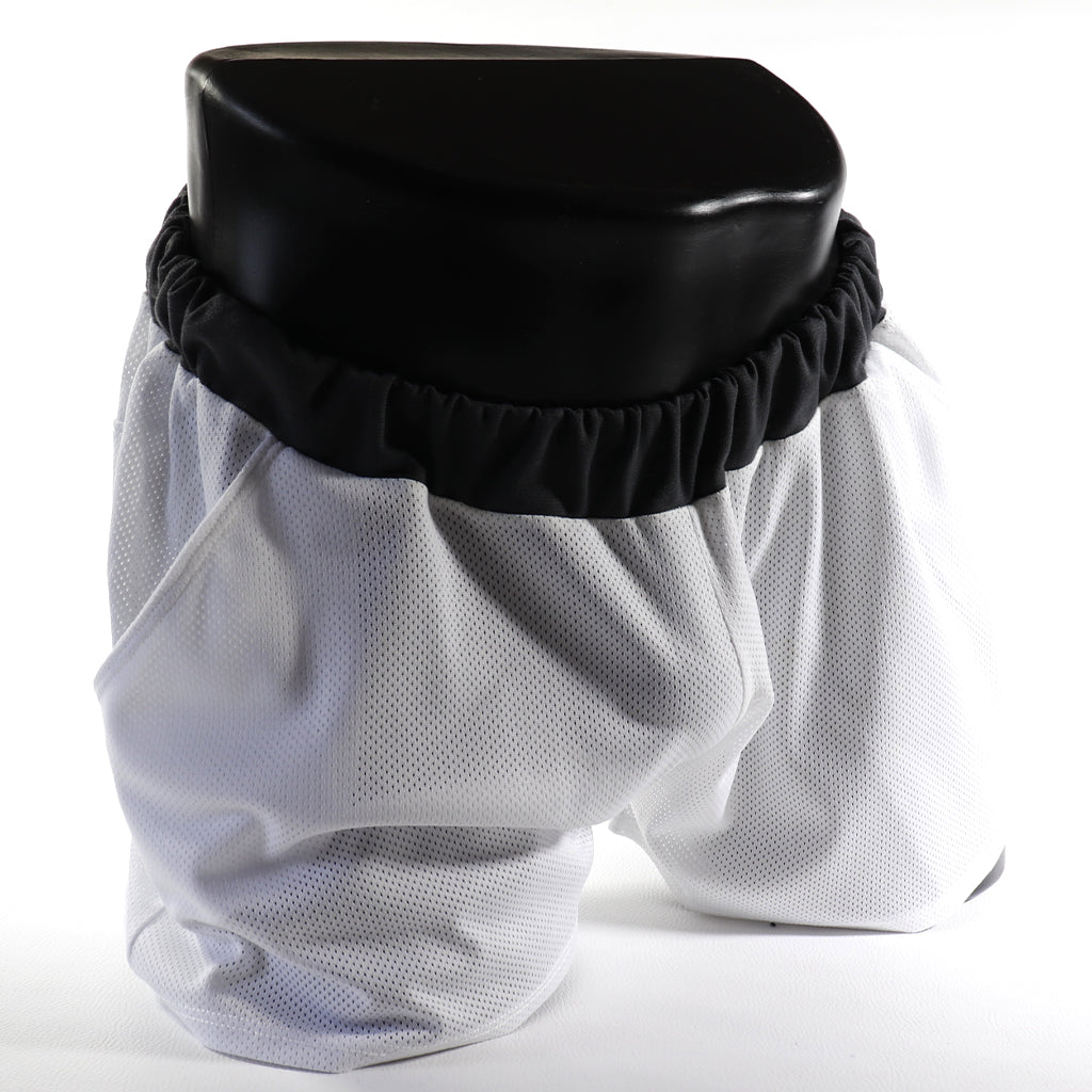 Mini - Short  -  Transparent – Noir - gris - blanc - jaune
Mini short de sport transparent noir avec design contrasté, créé par Omar Enrique Paris – mode masculine, vêtements sportifs et style audacieux.
Keywords: short sport homme, short transparent, mode masculine, Omar Enrique Paris