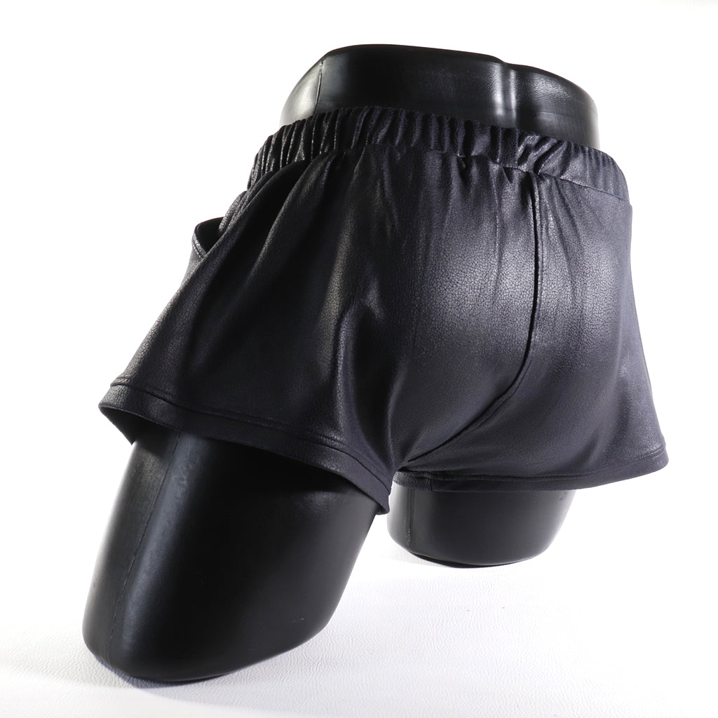 Mini - Short en Simili-Cuir Noir
Mini short en simili-cuir noir avec côtés ouverts, créé par Omar Enrique Paris – mode masculine audacieuse et vêtements sportifs fetish.
short simili cuir homme, short fetish, Omar Enrique Paris