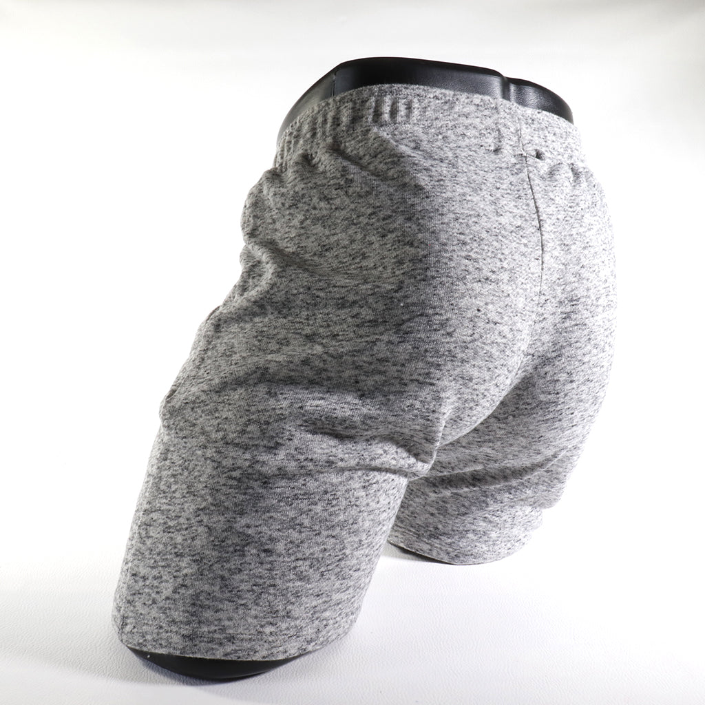 Mini - Short en Simili-Cuir Noir
Mini short en simili-cuir noir avec côtés ouverts, créé par Omar Enrique Paris – mode masculine audacieuse et vêtements sportifs fetish.
short simili cuir homme, short fetish, Omar Enrique Paris