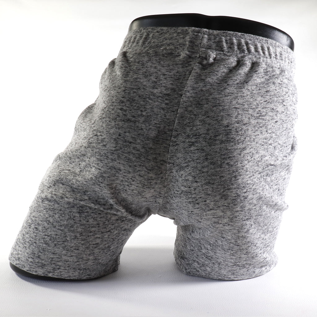 Mini - Short en Simili-Cuir Noir
Mini short en simili-cuir noir avec côtés ouverts, créé par Omar Enrique Paris – mode masculine audacieuse et vêtements sportifs fetish.
short simili cuir homme, short fetish, Omar Enrique Paris