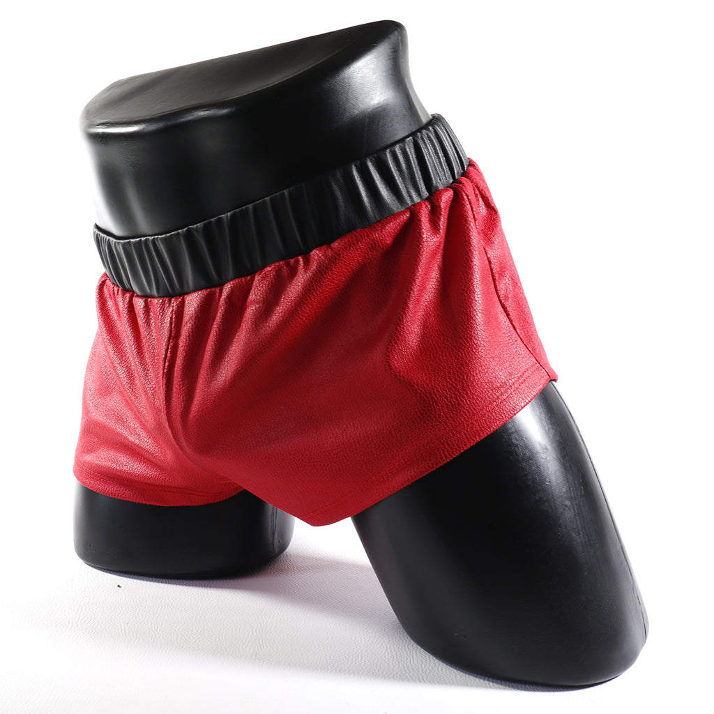 Mini - Short en Simili-Cuir Noir
Mini short en simili-cuir noir avec côtés ouverts, créé par Omar Enrique Paris – mode masculine audacieuse et vêtements sportifs fetish.
Keywords: short simili cuir homme, short fetish, Omar Enrique Paris