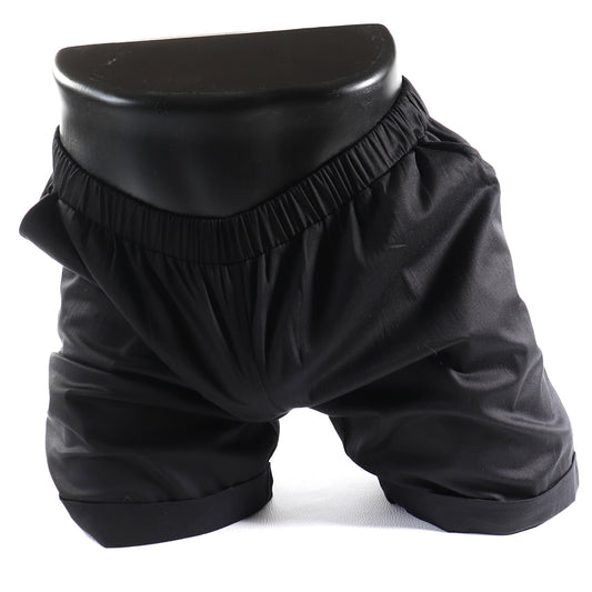 Mini - Short  -  Mini short Bermuda - Transparent – Noir - gris - blanc - jaune
Mini short de sport transparent noir avec design contrasté, créé par Omar Enrique Paris – mode masculine, vêtements sportifs et style audacieux.
Keywords: short sport homme, short transparent, mode masculine, Omar Enrique Paris