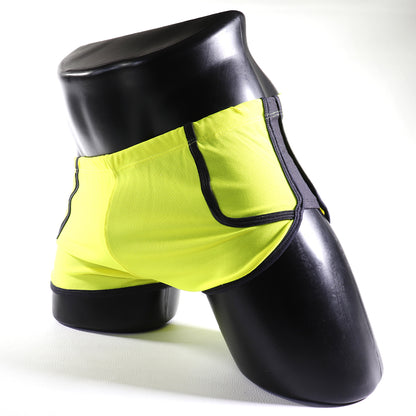 Mini - Short  -  Sport -Transparent – Noir - gris - blanc - jaune
Mini short de sport transparent noir avec design contrasté, créé par Omar Enrique Paris – mode masculine, vêtements sportifs et style audacieux.
Keywords: short sport homme, short transparent, mode masculine, Omar Enrique Paris