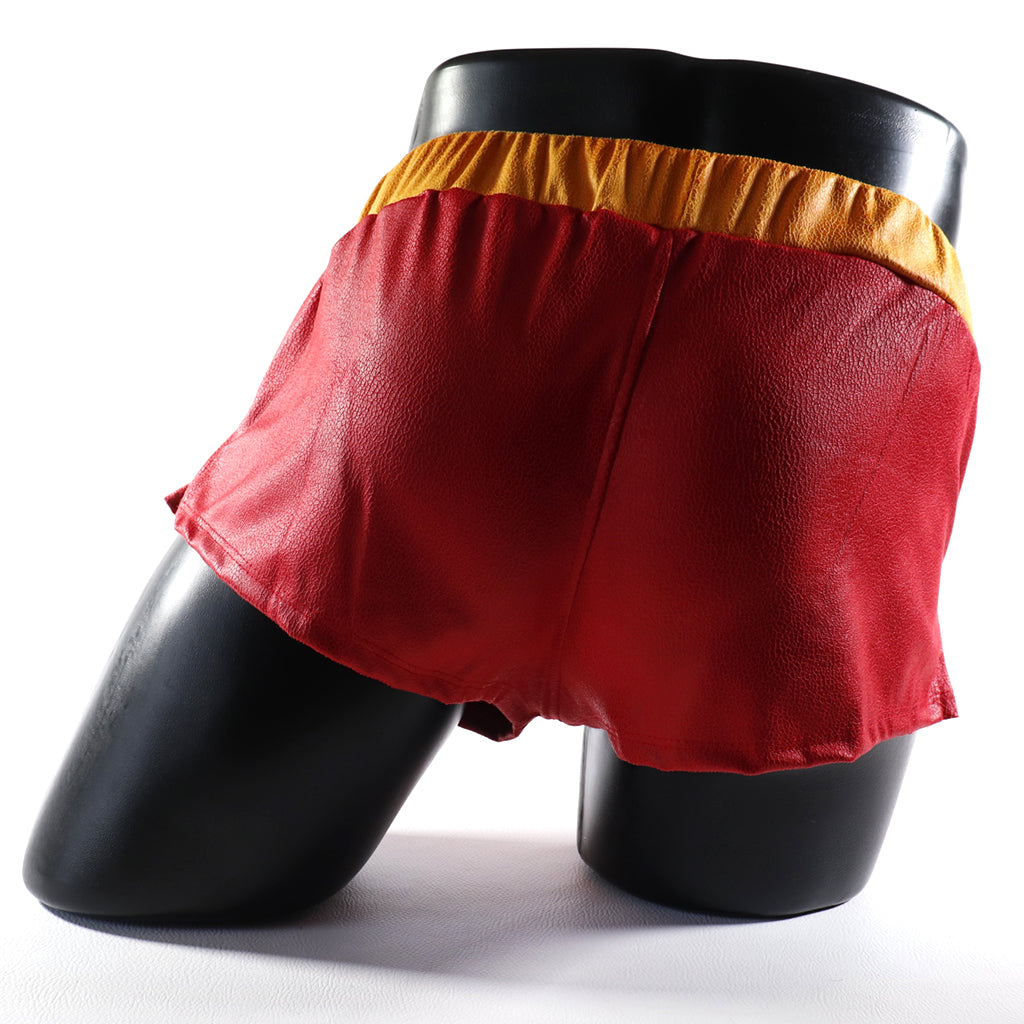 Mini - Short en Simili-Cuir Noir
Mini short en simili-cuir noir avec côtés ouverts, créé par Omar Enrique Paris – mode masculine audacieuse et vêtements sportifs fetish.
Keywords: short simili cuir homme, short fetish, Omar Enrique Paris