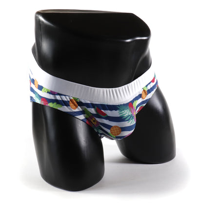 Maillot de Bain Homme – Noir
Maillot de bain homme noir coupe ajustée, créé par Omar Enrique Paris – beachwear masculin et style élégant.
Keywords: maillot de bain homme, swimwear, Omar Enrique Paris