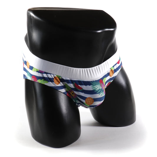 Maillot de Bain Homme – Noir
Maillot de bain homme noir coupe ajustée, créé par Omar Enrique Paris – beachwear masculin et style élégant.
Keywords: maillot de bain homme, swimwear, Omar Enrique Paris