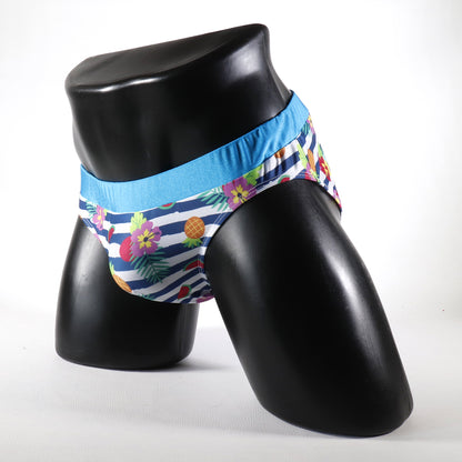 Maillot de Bain Homme – Noir
Maillot de bain homme noir coupe ajustée, créé par Omar Enrique Paris – beachwear masculin et style élégant.
Keywords: maillot de bain homme, swimwear, Omar Enrique Paris