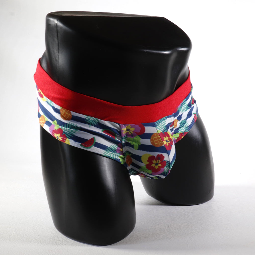 Maillot de Bain Homme – Noir
Maillot de bain homme noir coupe ajustée, créé par Omar Enrique Paris – beachwear masculin et style élégant.
Keywords: maillot de bain homme, swimwear, Omar Enrique Paris