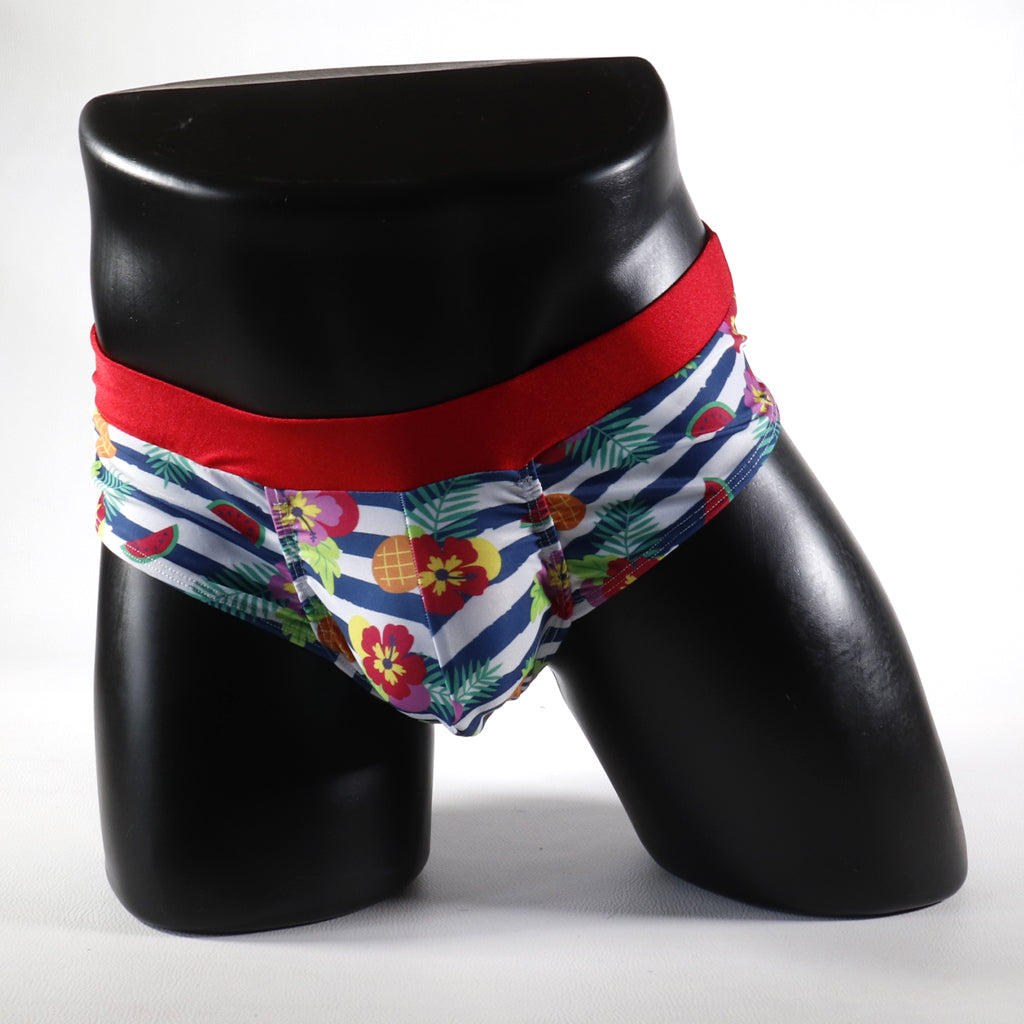 Maillot de Bain Homme – Noir
Maillot de bain homme noir coupe ajustée, créé par Omar Enrique Paris – beachwear masculin et style élégant.
Keywords: maillot de bain homme, swimwear, Omar Enrique Paris