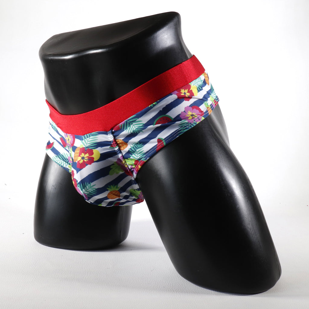 Maillot de Bain Homme – Noir
Maillot de bain homme noir coupe ajustée, créé par Omar Enrique Paris – beachwear masculin et style élégant.
Keywords: maillot de bain homme, swimwear, Omar Enrique Paris