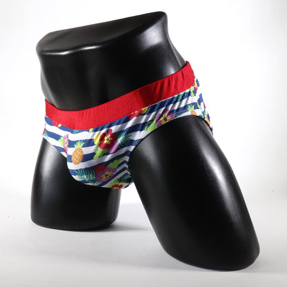 Maillot de Bain Homme – Noir
Maillot de bain homme noir coupe ajustée, créé par Omar Enrique Paris – beachwear masculin et style élégant.
Keywords: maillot de bain homme, swimwear, Omar Enrique Paris