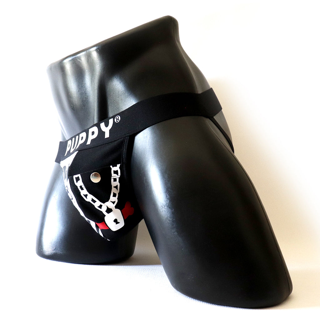 Jockstrap Puppy – Édition Spéciale
Jockstrap Puppy en coton élastique noir avec poche intégrée, conçu par Omar Enrique Paris – sous-vêtements masculins sportifs et fetish.
Keywords: jockstrap homme, jockstrap puppy, sous-vêtements fetish, Omar Enrique Paris